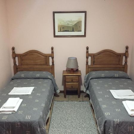 Apartamentos Turisticos San Juan De La Pena Santa Cruz de la Serós Eksteriør bilde