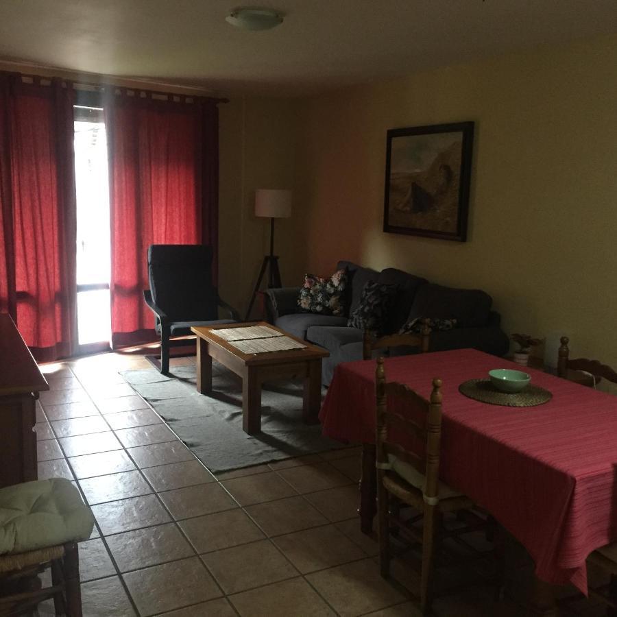 Apartamentos Turisticos San Juan De La Pena Santa Cruz de la Serós Eksteriør bilde