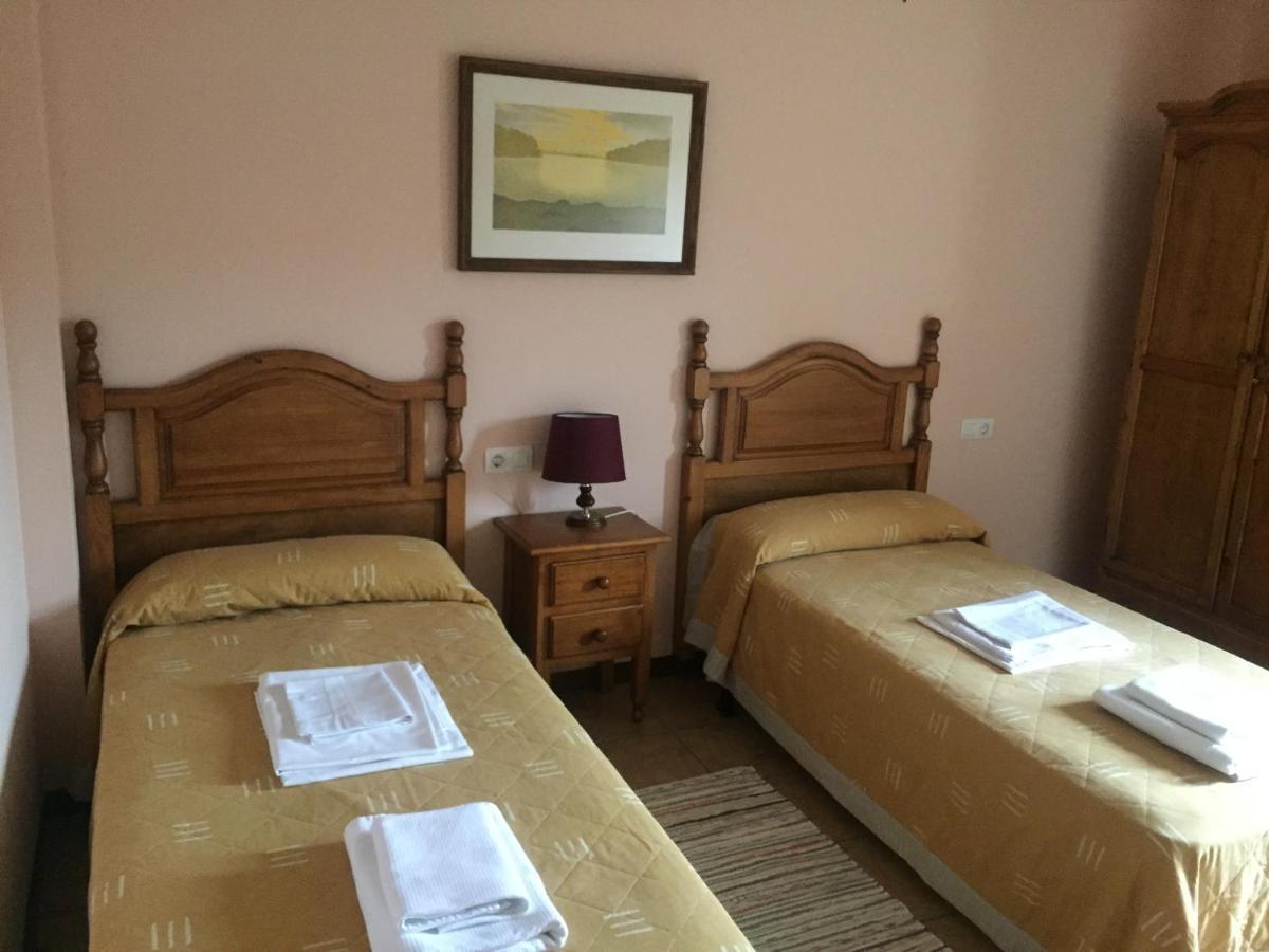 Apartamentos Turisticos San Juan De La Pena Santa Cruz de la Serós Eksteriør bilde