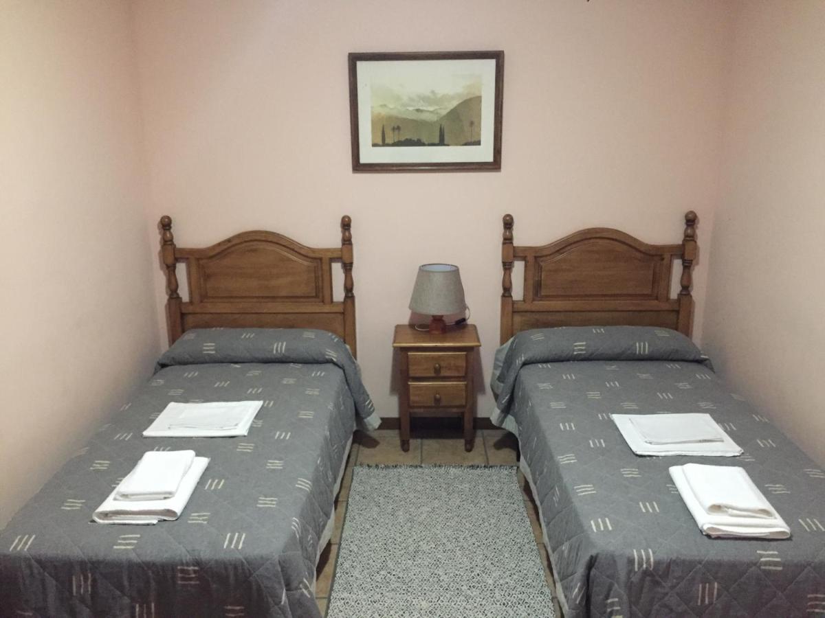 Apartamentos Turisticos San Juan De La Pena Santa Cruz de la Serós Eksteriør bilde